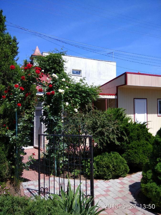 Mini Hotel Уютный Дворик Odessa Zewnętrze zdjęcie